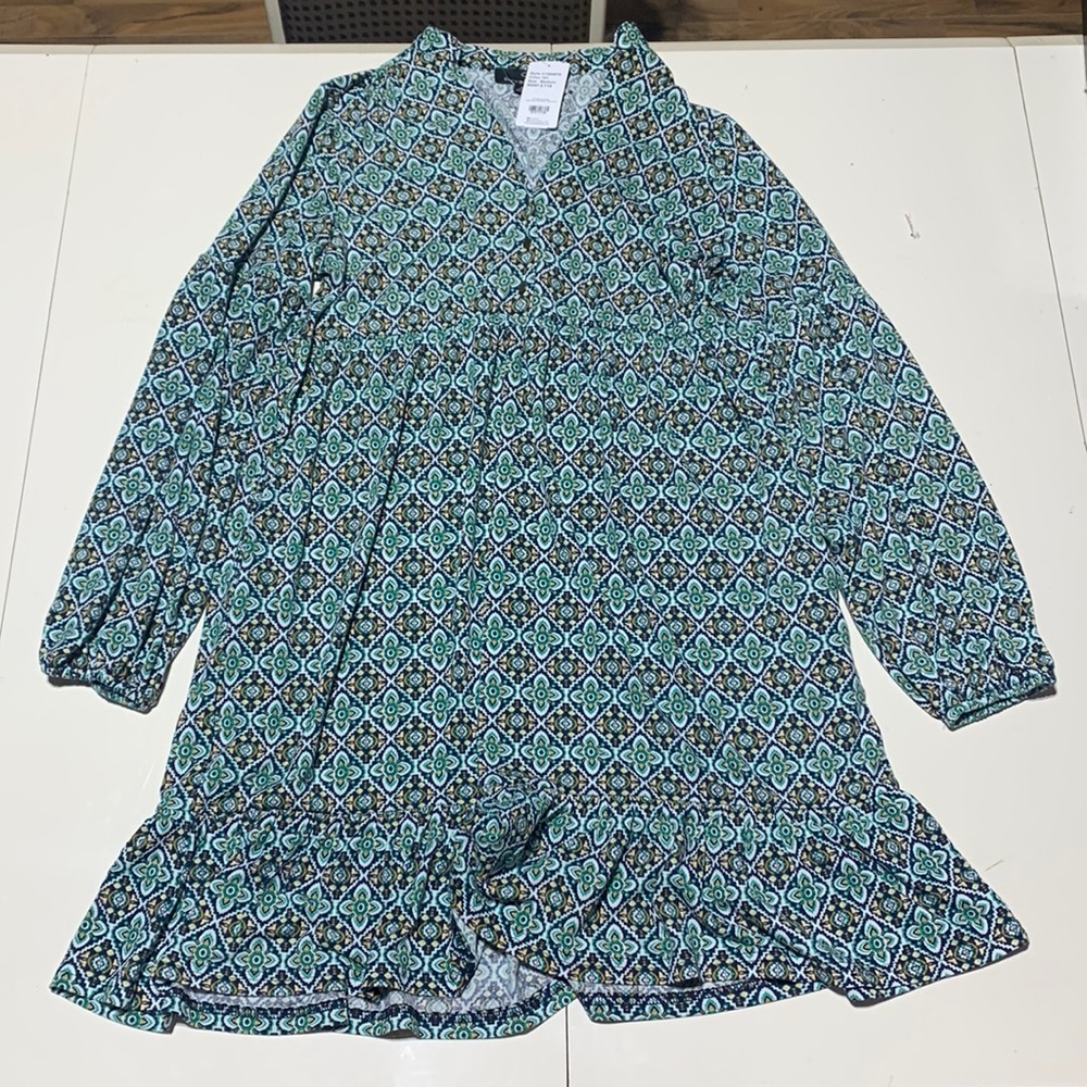 Suzanne Betro Dress Size Medium V-Neck Button Front Tier Dress